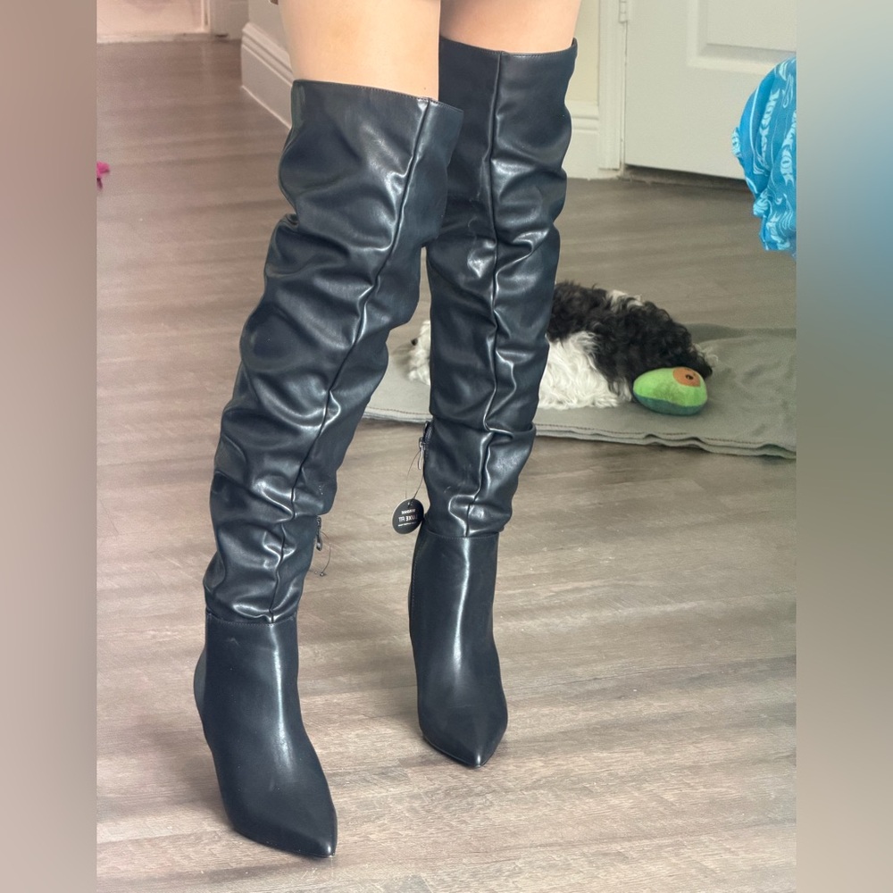 Windsor Sleek Thigh-High Stiletto Boots - Picture 4 of 8